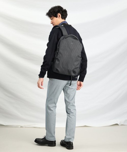 【多機能・軽量】シャドーライン リュック 軽くて
