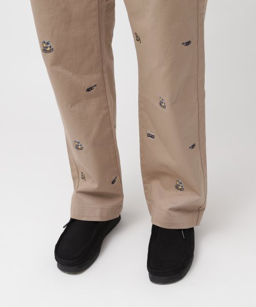 POINT EMBROIDERY CHINO PANTS / ポイント エンブロイダリー チノパンツ EMBROIDERY POINT CHINO PANTS ポイント エンブロイダリー