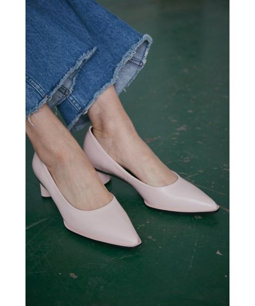ポインテッドパンプス 