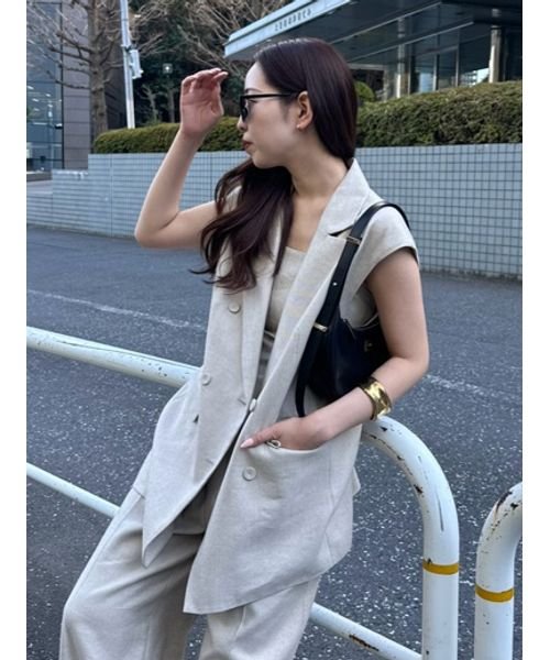 ピークドラペルスリーブレスダブルジャケット 予めご了承ください