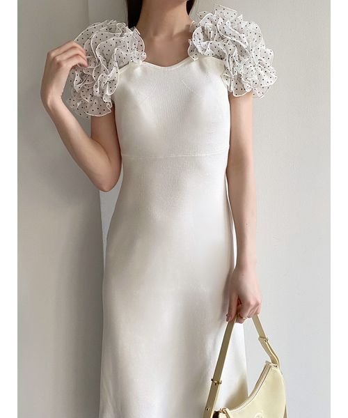 イントリケートフリルコンビニットワンピース 予めご了承ください