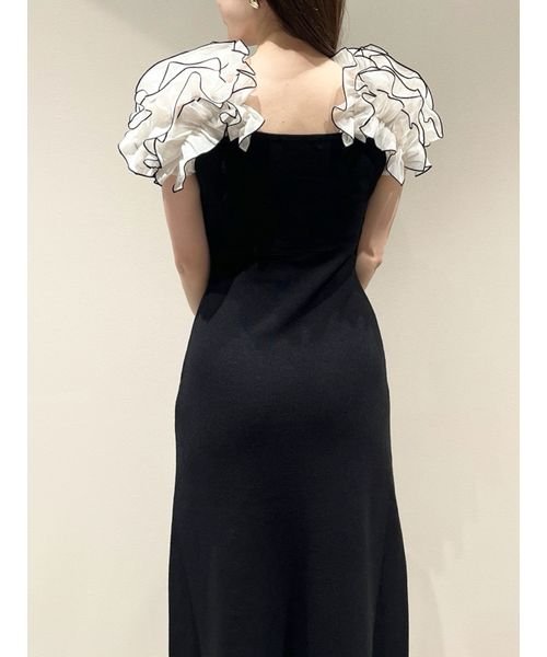 イントリケートフリルコンビニットワンピース 予めご了承ください