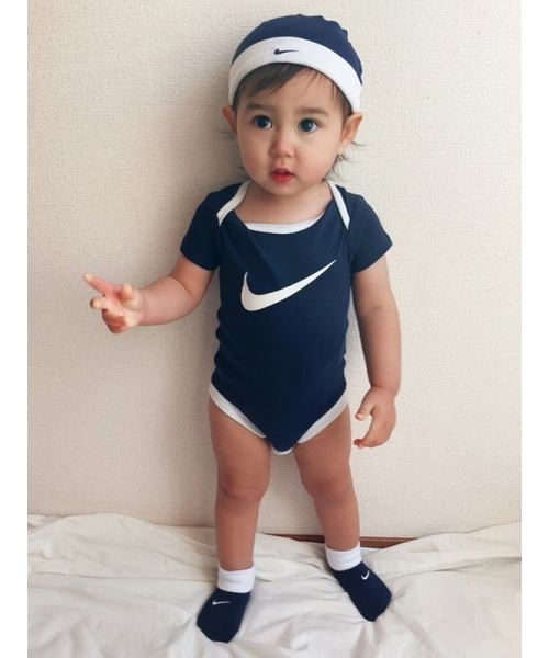 セール】ベビー(6－12M) セット商品 NIKE(ナイキ) SWOOSH HAT/BODYSUIT