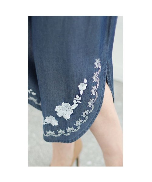 Sawa a la mode(サワアラモード)/レディース 大人 上品 優美な薔薇刺繍のワイドデニムパンツ/img04