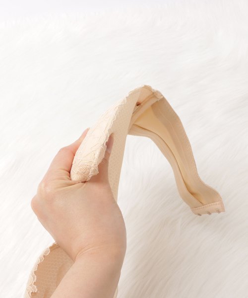 ストラップレスレースブラ