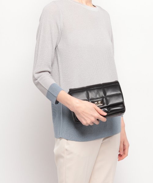 チェーンショルダーバッグ 