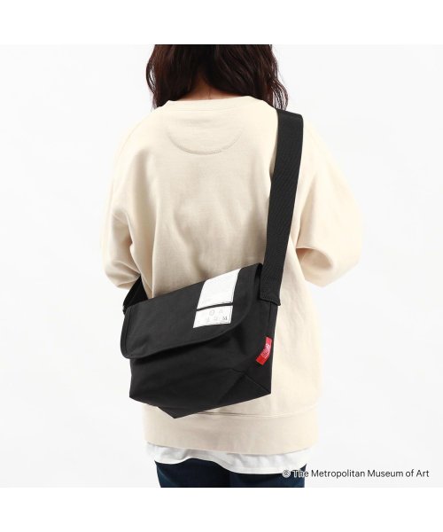 Manhattan Portage(マンハッタンポーテージ)/日本正規品 マンハッタンポーテージ ショルダーバッグ ブランド 大きめ 斜めがけ Manhattan Portage ナイロン 黒 MP1605JRMET/img03