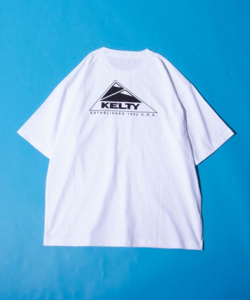 GLOSTER(GLOSTER)/【限定展開】【KELTY×GLOSTER】別注  ケルティワンポイントワッペン バックプリントTシャツ/img03