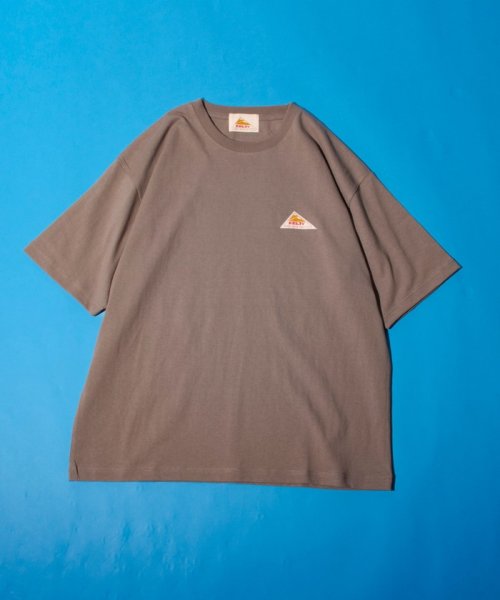 GLOSTER(GLOSTER)/【限定展開】【KELTY×GLOSTER】別注  ケルティワンポイントワッペン バックプリントTシャツ/img05