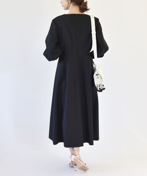 quaranciel:〈洗濯機可能〉ディープ Vネック フレア ワンピース quaranciel