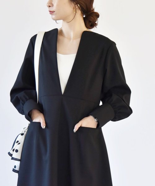 quaranciel:〈洗濯機可能〉ディープ Vネック フレア ワンピース quaranciel