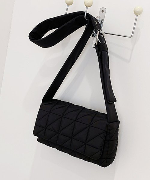 Amulet(アミュレット)/キルティングミニスクエアバッグ レディース 10代 20代 30代 韓国ファッション カジュアル シンプル 鞄 可愛い バック 黒 白 ショルダー/img09