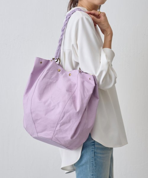 《新色追加予約》チューリップバッグ 個体それぞれの地肌のムラや傷そのままを表情として使用していますので 一点一点風合いが異なります ご了承くださいませ