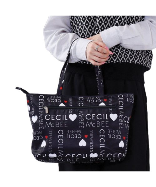 CECIL McBEE(セシルマクビー)/セシルマクビー CECIL McBEE バッグ トートバッグ レディース Lサイズ ファスナー付き ロゴパターン TOTE BAG ブラック ホワイト 黒 白 /img10