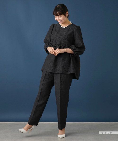 タックテーパードパンツ 