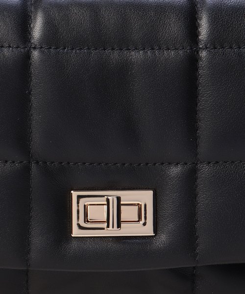 チェーンショルダーバッグ 