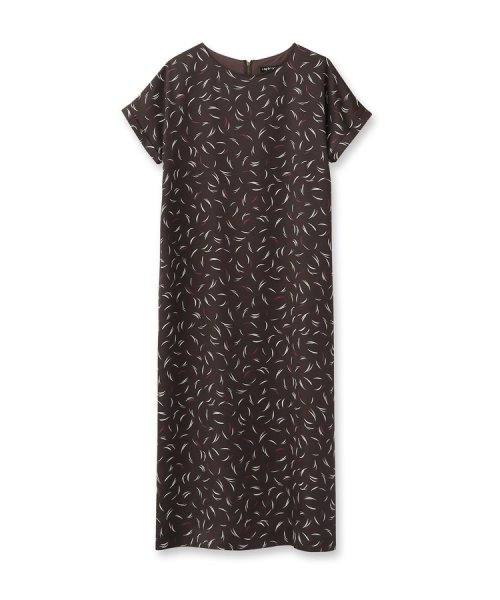 【洗える】ウィングタッチIラインワンピース 商品説明【デザインポイント】羽根のようにラフなタッチを柄にしたオリジナルプリント素材です。配色カラーのアクセントを効かせました。TシャツワンピのようなIラ B1613932544(12485円)