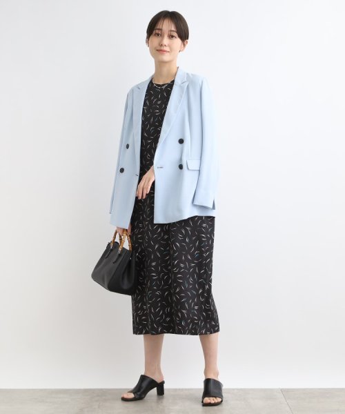 【洗える】ウィングタッチIラインワンピース 商品説明【デザインポイント】羽根のようにラフなタッチを柄にしたオリジナルプリント素材です。配色カラーのアクセントを効かせました。TシャツワンピのようなIラ B1613932544(12485円)