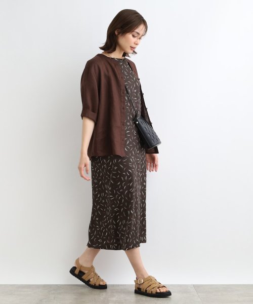 【洗える】ウィングタッチIラインワンピース 商品説明【デザインポイント】羽根のようにラフなタッチを柄にしたオリジナルプリント素材です。配色カラーのアクセントを効かせました。TシャツワンピのようなIラ B1613932544(12485円)