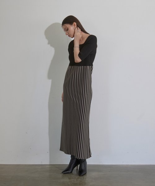 MIELI INVARIANT(ミエリ インヴァリアント)/Stripe Square N/C Knit Dress/img16