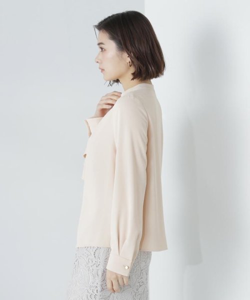 NATURAL BEAUTY BASIC(ナチュラルビューティーベーシック)/メタルポイントラッフルボウブラウス　24SS/img27