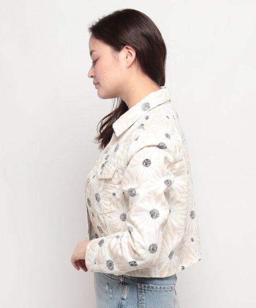 花柄プリントクロップド丈カラーデニムジャケット 海外モデル 　着用サイズ：S 国内M相当