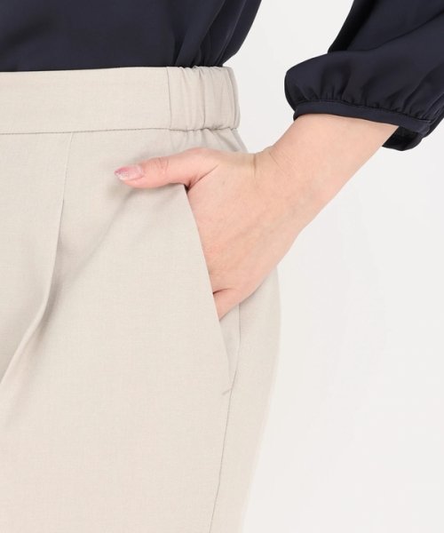 タックテーパードパンツ 