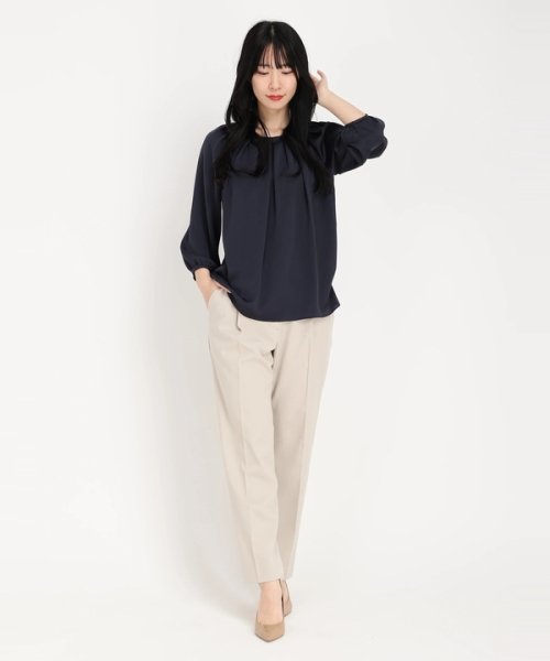 タックテーパードパンツ 