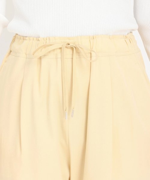 タックテーパードパンツ 