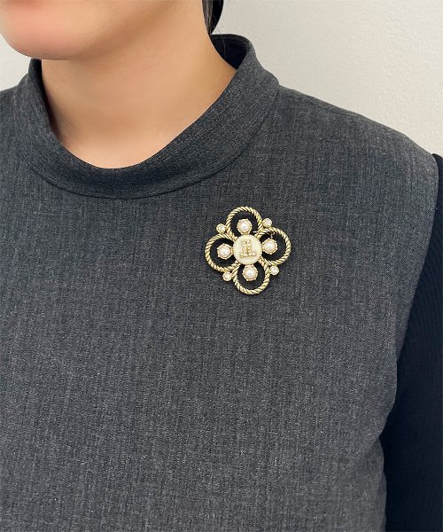 クローバーモチーフ ブローチ 