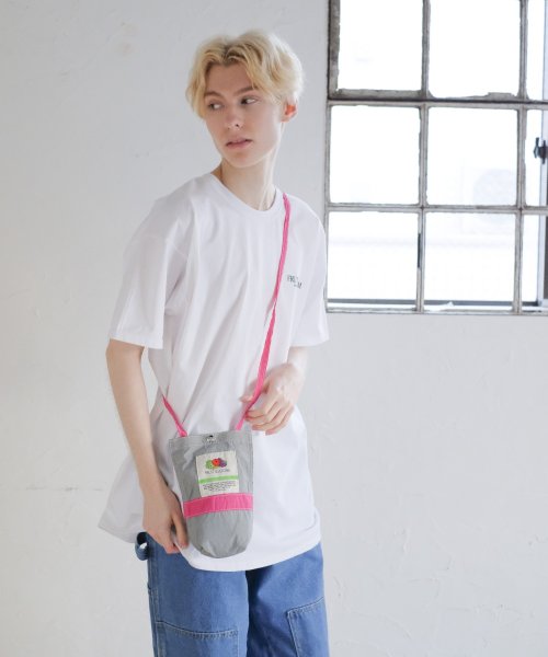 FRUIT OF THE LOOM(フルーツオブザルーム)/FRUIT OF THE LOOM/フルーツオブザルーム　NYLON SHOULDERBAG Ssize / ミニバッグ ショルダー コンパクト ナイロン /img02