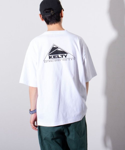 GLOSTER(GLOSTER)/【限定展開】【KELTY×GLOSTER】別注  ケルティワンポイントワッペン バックプリントTシャツ/img32