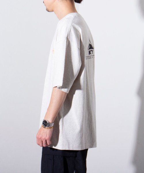 GLOSTER(GLOSTER)/【限定展開】【KELTY×GLOSTER】別注  ケルティワンポイントワッペン バックプリントTシャツ/img42