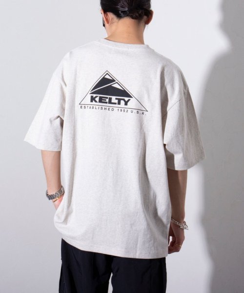 GLOSTER(GLOSTER)/【限定展開】【KELTY×GLOSTER】別注  ケルティワンポイントワッペン バックプリントTシャツ/img43