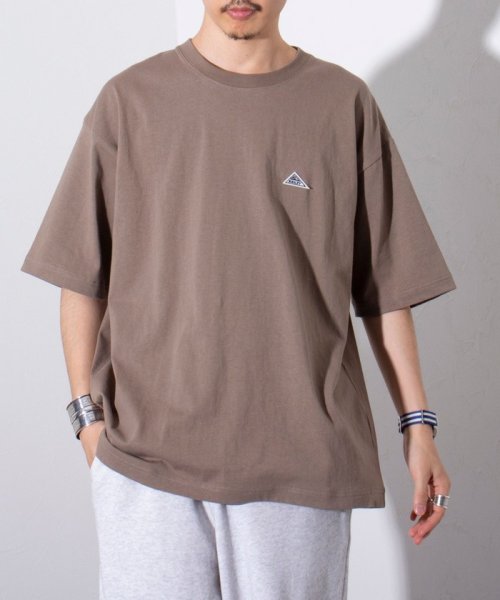 GLOSTER(GLOSTER)/【限定展開】【KELTY×GLOSTER】別注 バックタイポロゴプリントTシャツ ワンポイントワッペン/img36