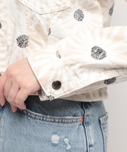 花柄プリントクロップド丈カラーデニムジャケット 海外モデル 　着用サイズ：S 国内M相当