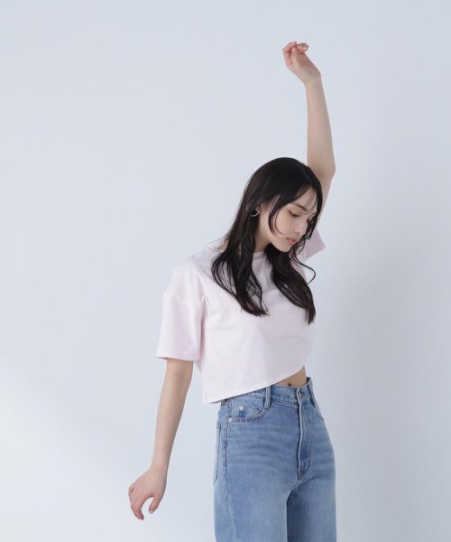 NATURAL BEAUTY BASIC(ナチュラルビューティーベーシック)/バックエンボスクロップドTシャツ/img18