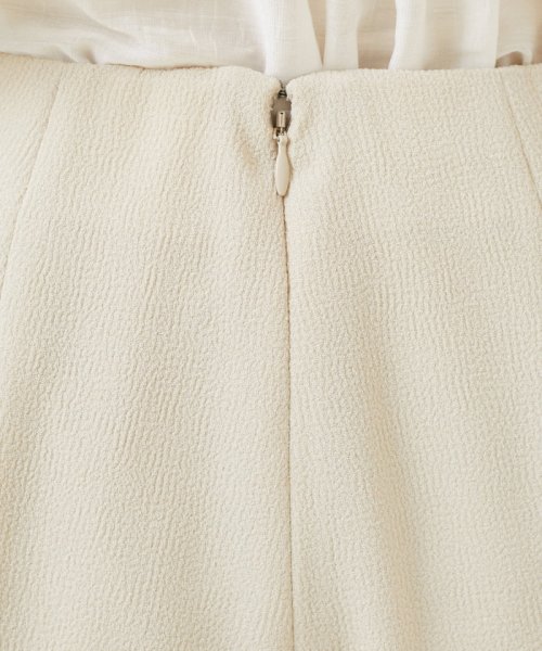 バックベンツ入りパンツ 