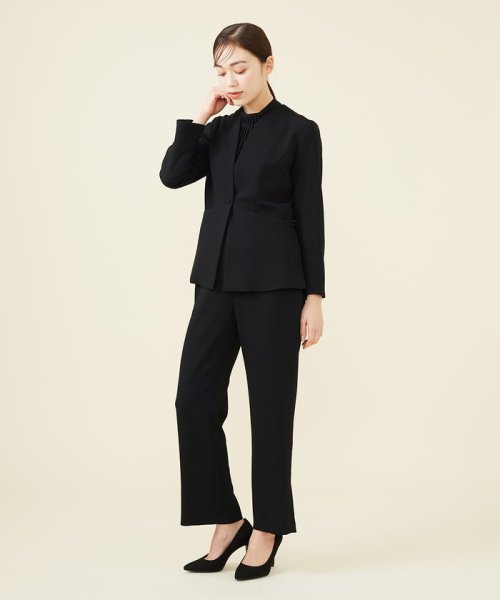 バックベンツ入りパンツ 