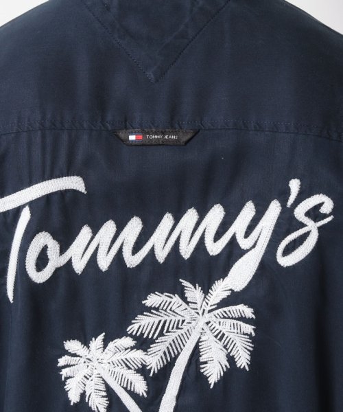 TOMMY JEANS(トミージーンズ)/リラックスグラフィックリゾートシャツ/img06
