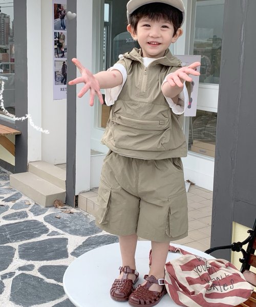 aimoha(aimoha（アイモハ）)/【aimoha－KIDS－】子供服　outdoor風ポケット付き袖無しパーカー上下セットアップ/img04