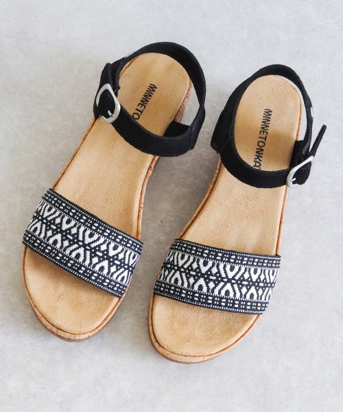 MINNETONKA（ミネトンカ）/ 厚底サンダル【PATRICE】 