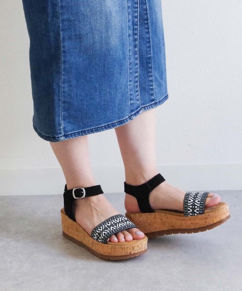 MINNETONKA（ミネトンカ）/ 厚底サンダル【PATRICE】 