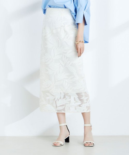 ウォッシャブルレザーカット刺繍タイトスカート 