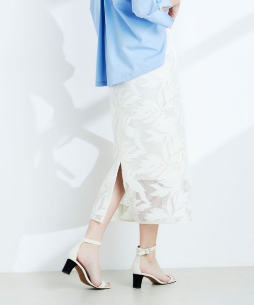 ウォッシャブルレザーカット刺繍タイトスカート 