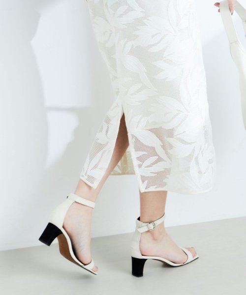 ウォッシャブルレザーカット刺繍タイトスカート 