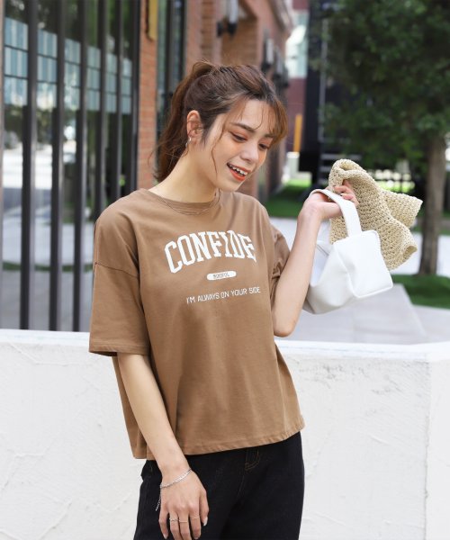 ad thie(アドティエ)/CONFIDE プリント カレッジロゴ ショート丈 サイドスリット コットン Tシャツ 半袖 ゆったり 春 夏/img16