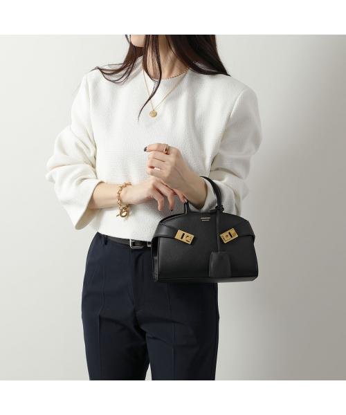 SALVATORE FERRAGAMO バッグ HUG ハグ ガンチーニ 21 5975 SALVATORE FERRAGAMO HUG ハグ ガンチーニ