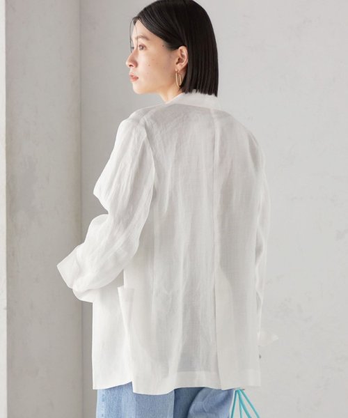 〈手洗い可能〉ラミー シアー ジャケット 商品説明―24SS―素材感とシルエットでおしゃれな着こなしが叶うジャケット■デザインテーラードのダブル W1679500724(12980円)