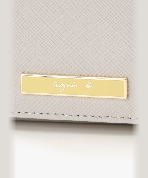 QAW05－01 ウォレット 商品説明シボ感たっぷりのリアルレザーで作られた2つ折りウォレット。外側と内側がバイカラーになっていてとってもキュート。ブランドロゴをあしらったメタルパーツがアクセントになっています。ややコンパク SK1503745604(11550円)